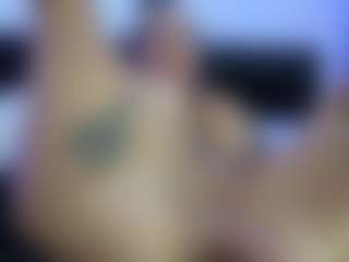 HornyLindzay's Live Sex Cam Show
