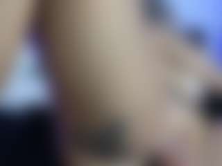 HornyLindzay's Live Sex Cam Show