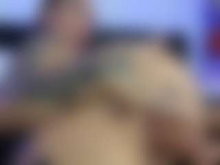 HornyLindzay's Live Sex Cam Show