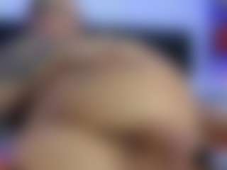 HornyLindzay's Live Sex Cam Show