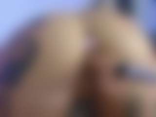 Live cam show with HornyLindzay - Nails on Camsoda