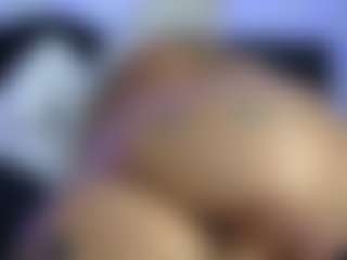 HornyLindzay's Live Sex Cam Show