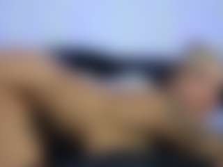 HornyLindzay's Live Sex Cam Show