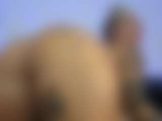 HornyLindzay's Live Sex Cam Show