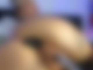 HornyLindzay's Live Sex Cam Show