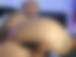 Live cam show with HornyLindzay - Bush on Livezox