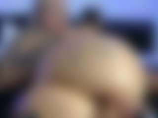 HornyLindzay's Live Sex Cam Show