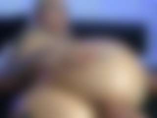 HornyLindzay's Live Sex Cam Show