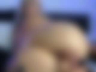 HornyLindzay's Live Sex Cam Show