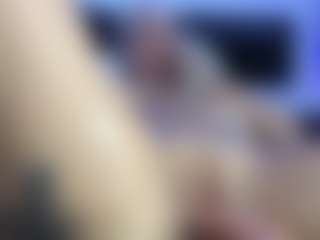 HornyLindzay's Live Sex Cam Show