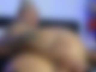 HornyLindzay's Live Sex Cam Show
