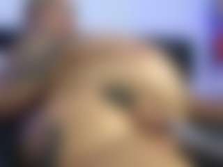 HornyLindzay's Live Sex Cam Show