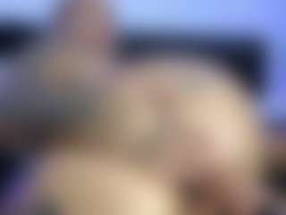 HornyLindzay's Live Sex Cam Show