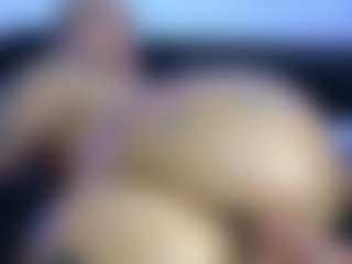 HornyLindzay's Live Sex Cam Show