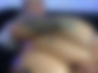 HornyLindzay's Live Sex Cam Show