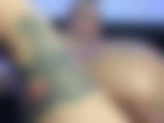 HornyLindzay's Live Sex Cam Show