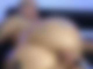 HornyLindzay's Live Sex Cam Show