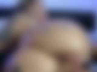 HornyLindzay's Live Sex Cam Show