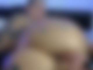 Live cam show with HornyLindzay - Colombia MILF on SinfulBabes