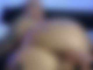 HornyLindzay's Live Sex Cam Show