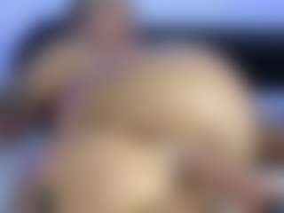 HornyLindzay's Live Sex Cam Show
