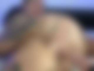 HornyLindzay's Live Sex Cam Show