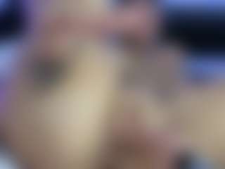 HornyLindzay's Live Sex Cam Show