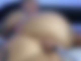 HornyLindzay's Live Sex Cam Show