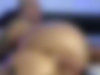 HornyLindzay's Live Sex Cam Show