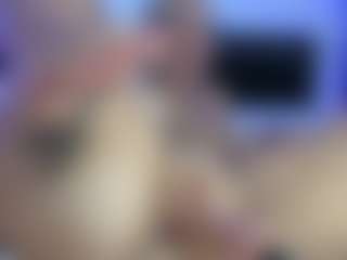 HornyLindzay's Live Sex Cam Show