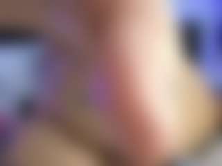 HornyLindzay's Live Sex Cam Show