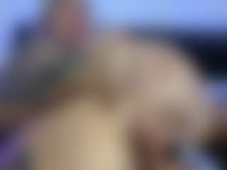 HornyLindzay's Live Sex Cam Show