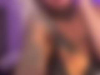 HornyLindzay's Live Sex Cam Show
