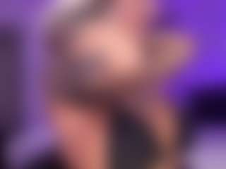 HornyLindzay's Live Sex Cam Show