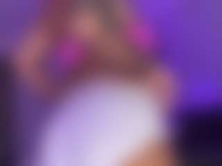 HornyLindzay's Live Sex Cam Show