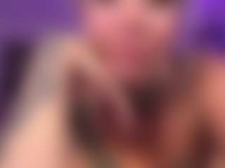 HornyLindzay's Live Sex Cam Show
