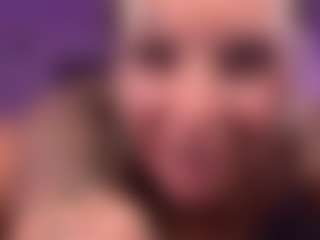 HornyLindzay's Live Sex Cam Show
