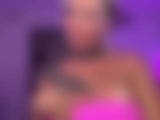 HornyLindzay's Live Sex Cam Show
