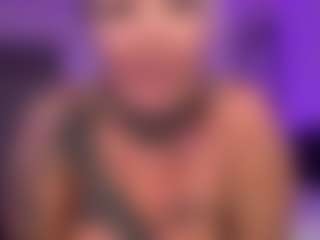 HornyLindzay's Live Sex Cam Show