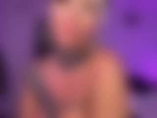 HornyLindzay's Live Sex Cam Show