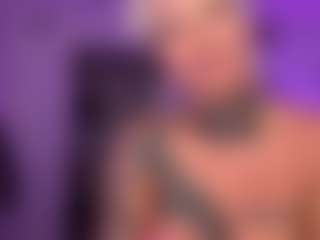 HornyLindzay's Live Sex Cam Show
