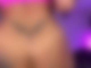 HornyLindzay's Live Sex Cam Show