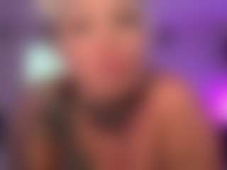 HornyLindzay's Live Sex Cam Show
