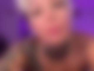 HornyLindzay's Live Sex Cam Show