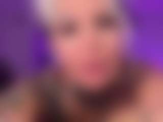 HornyLindzay's Live Sex Cam Show