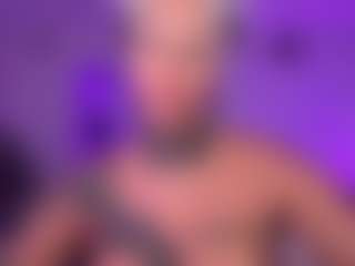 HornyLindzay's Live Sex Cam Show