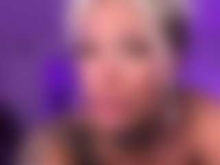 HornyLindzay's Live Sex Cam Show