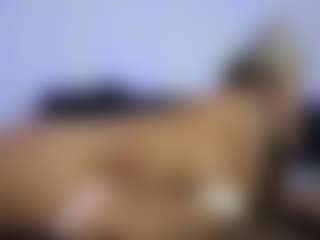 HornyLindzay's Live Sex Cam Show