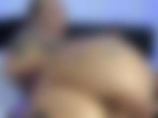HornyLindzay's Live Sex Cam Show