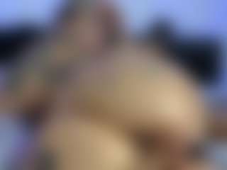 HornyLindzay's Live Sex Cam Show
